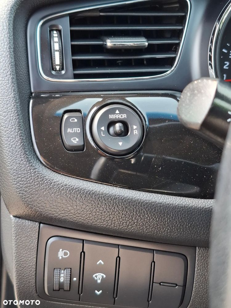 Kia Ceed 1.6 GDI XL - 22