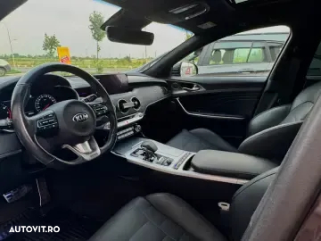 Kia Stinger 3.3 T-GDI 8AT AWD GT - 14
