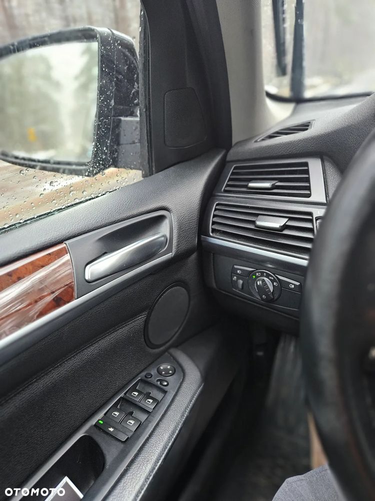 BMW X5 xDrive40d - 14