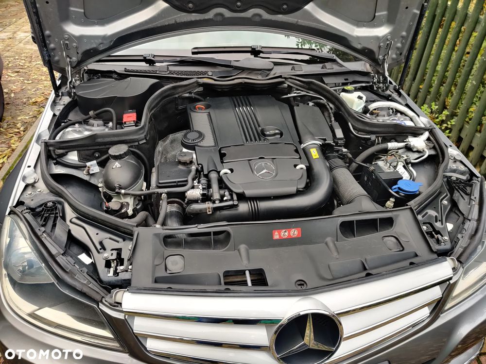 Mercedes-Benz Klasa C 250 T (BlueEFFICIENCY) 7G-TRONIC Avantgarde - 33