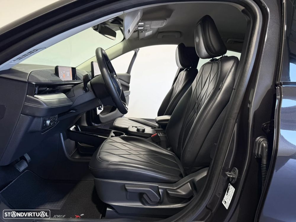 Ford Mustang Mach-E Standard - 35