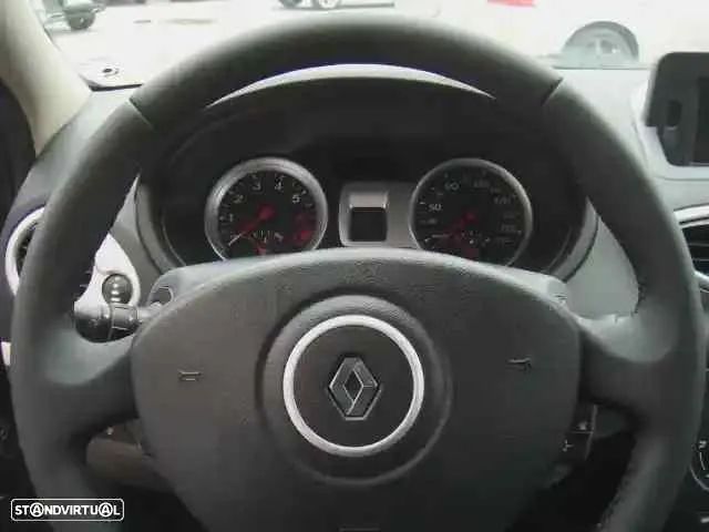 Renault Clio 1.2 16V Dynamique Luxe - 9