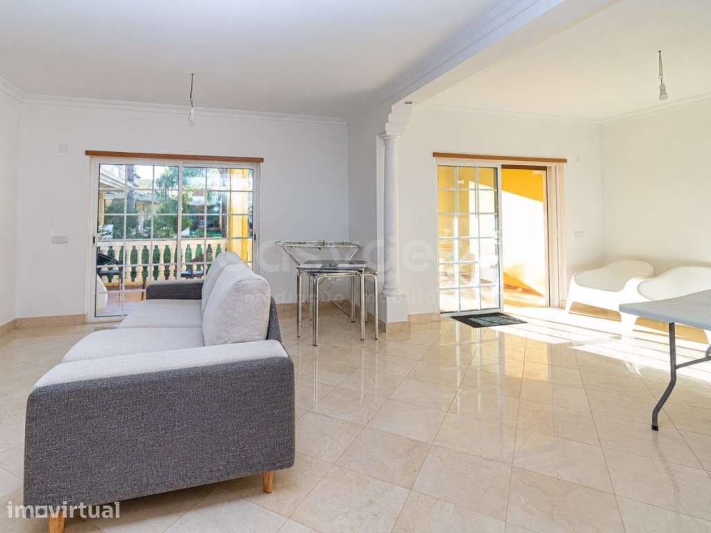 Um Oásis no Algarve, Moradia T3 com 3 Suites, Piscina e Jardins - Grande imagem: 4/39