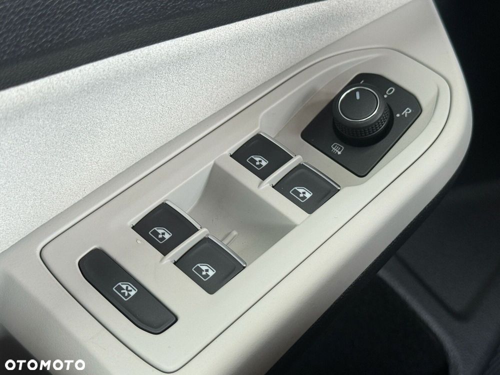 Volkswagen Golf 1.5 eTSI EVO Style DSG - 35