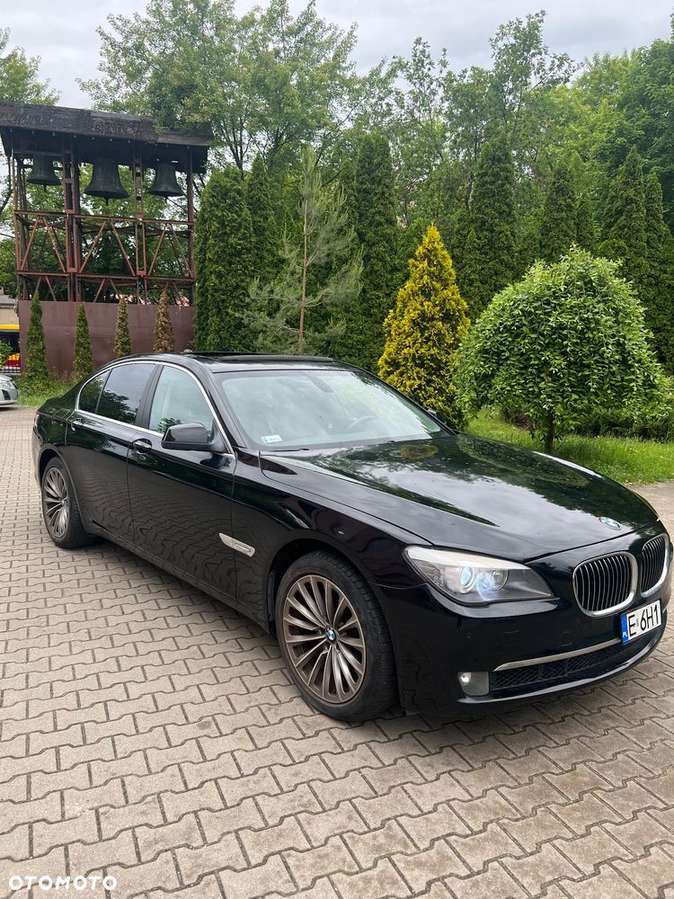 BMW Seria 7 740i - 5