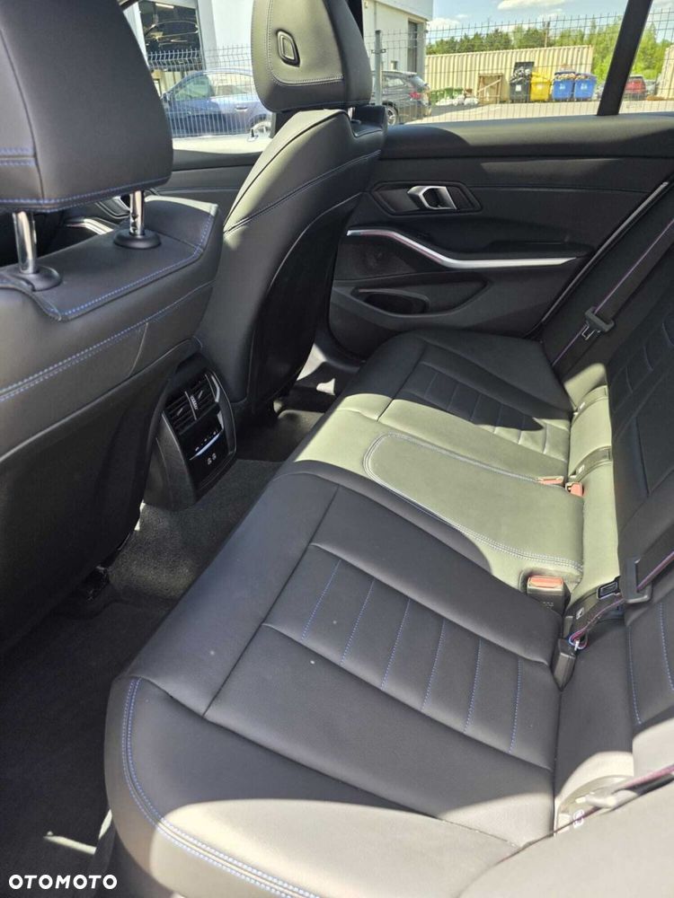 BMW Seria 3 330i xDrive M Sport sport - 25