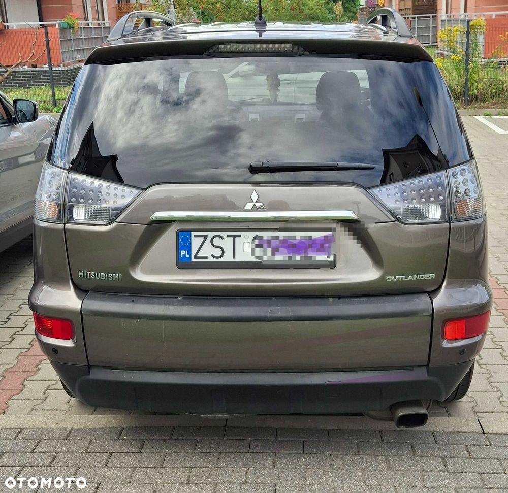Mitsubishi Outlander - 3