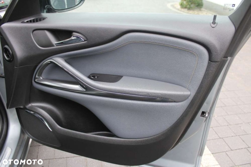 Opel Zafira - 26