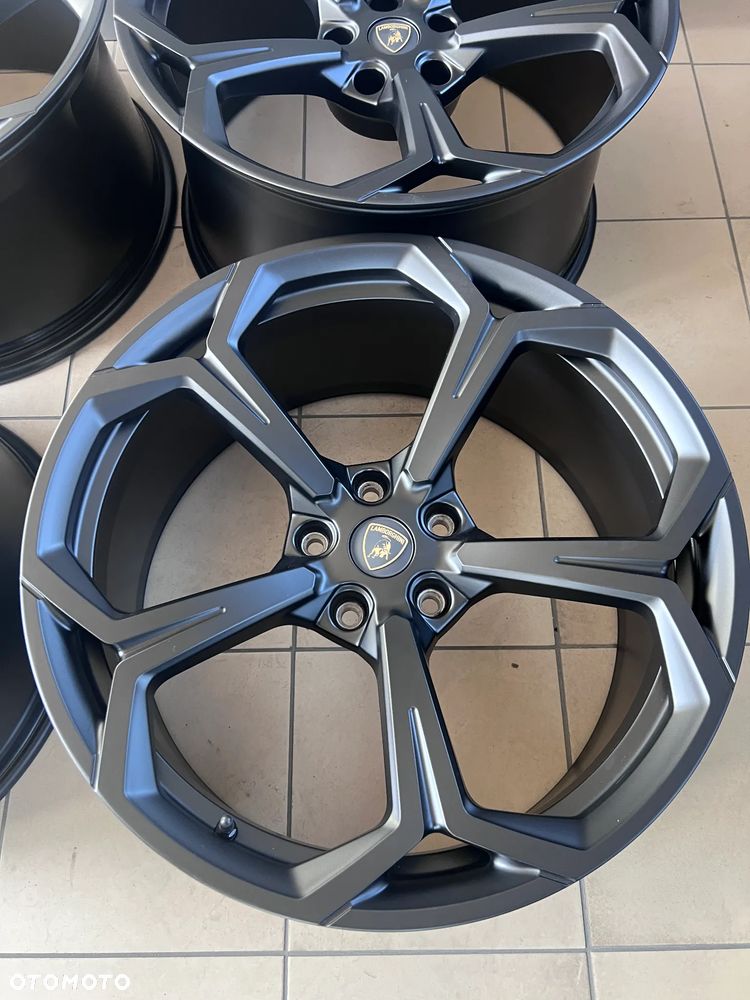 Oryginalne Felgi Lamborghini URUS 22'' BLACK MATT - 6