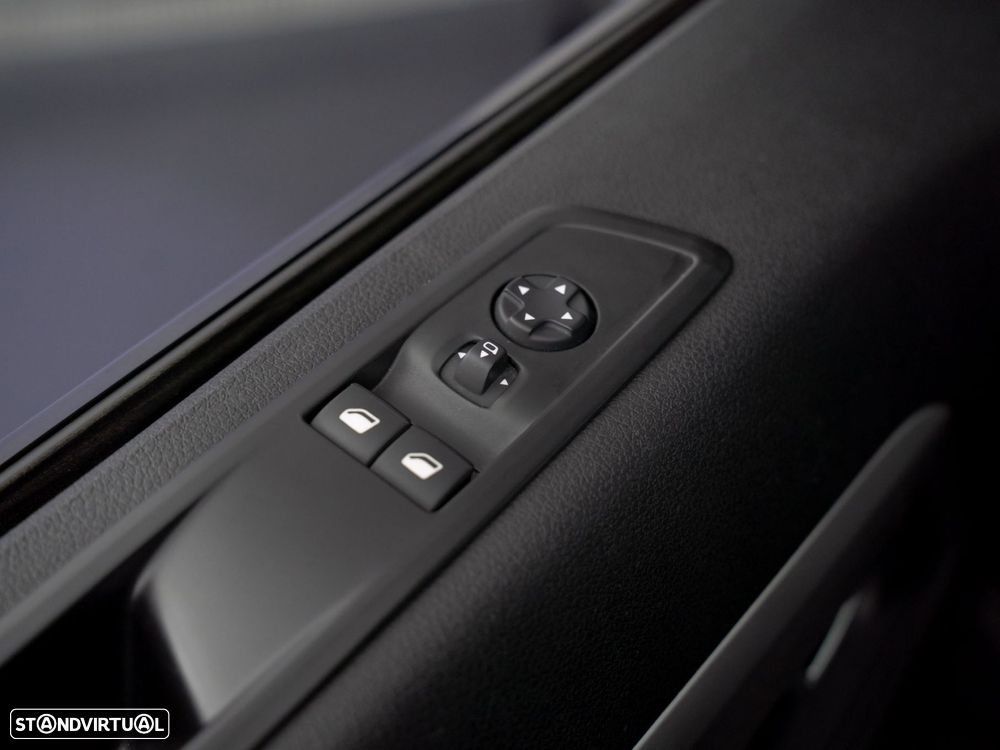 Peugeot Traveller - 12