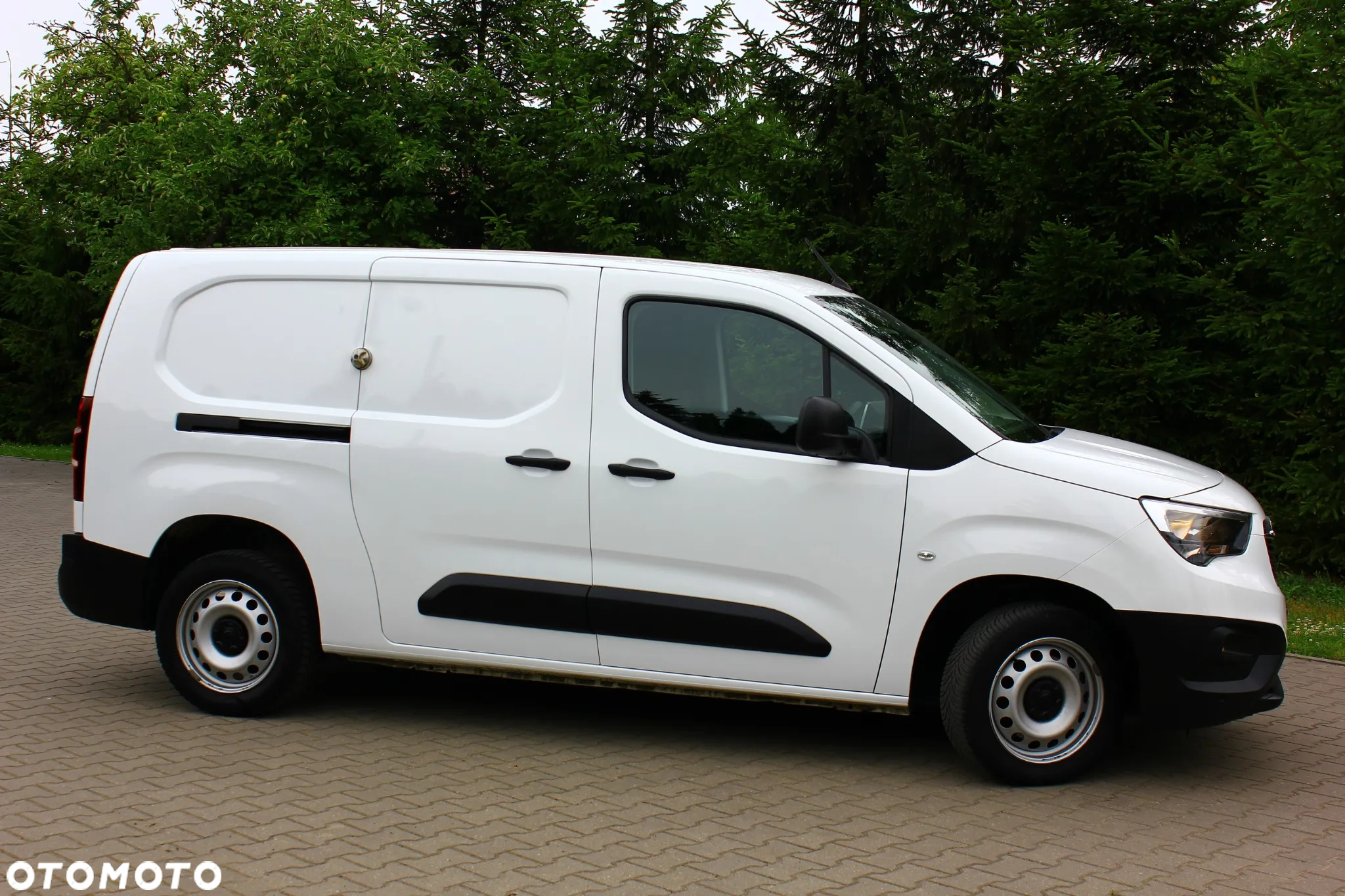 Opel Combo 1.5 CDTI 102KM LONG L2 3 OSOBOWY  NAVIGACJA KAMERA COFANIA CLIMATRONIC DWUSTREFOWY - 5