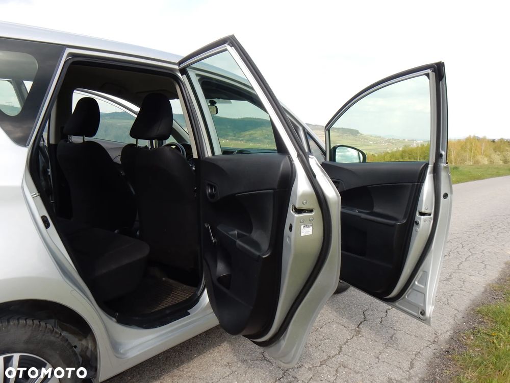 Subaru Trezia - 31