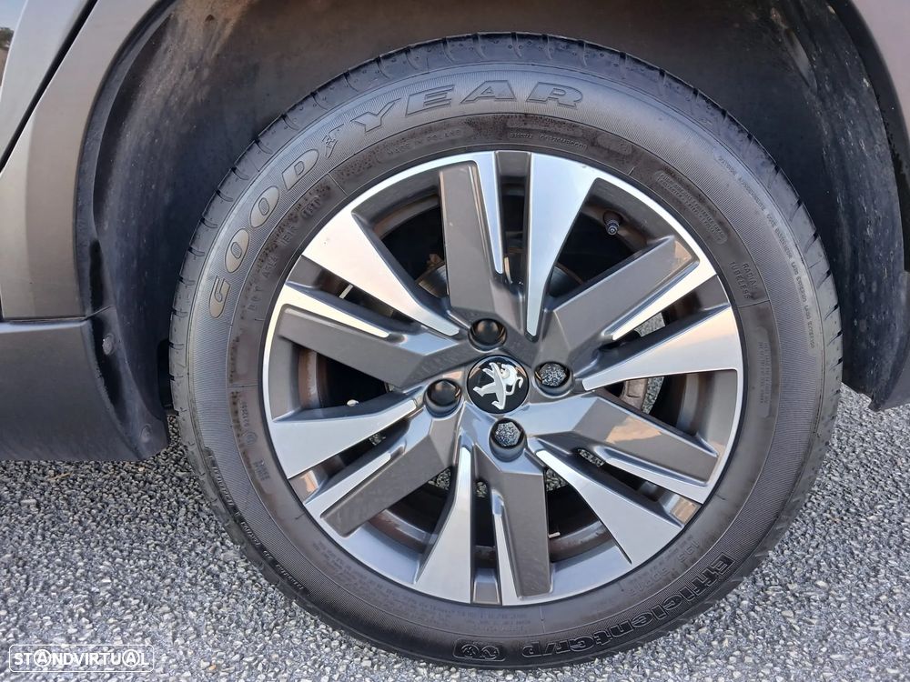 Peugeot 2008 1.2 PureTech Allure - 15
