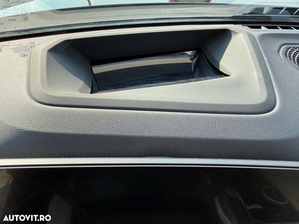 BMW Seria 3 330d xDrive AT MHEV - 32