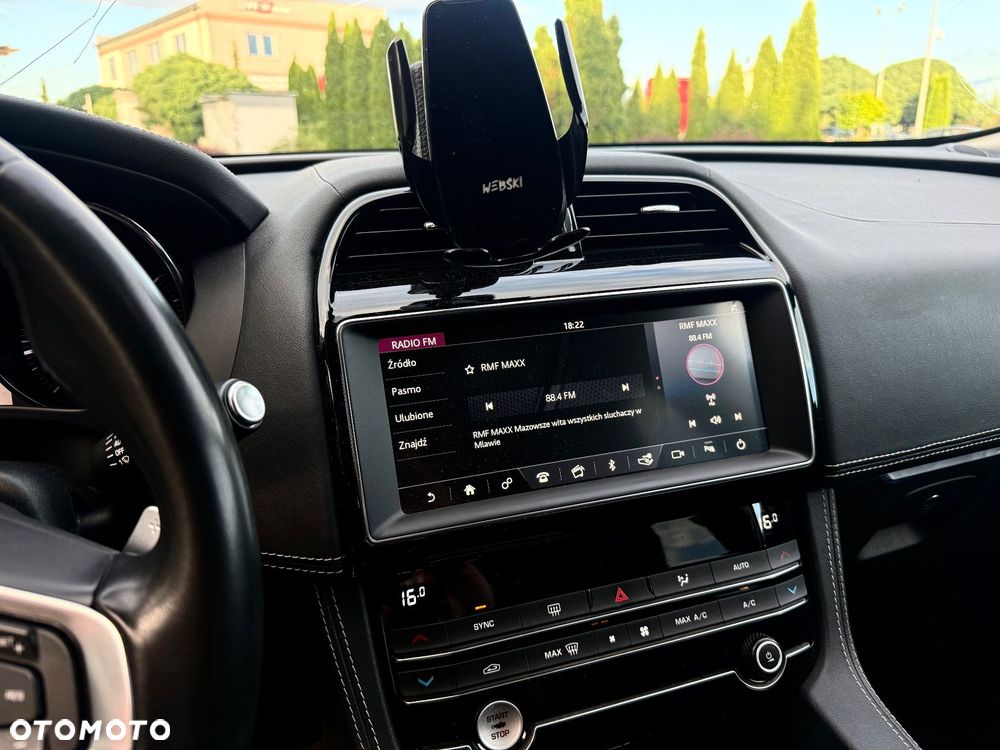 Jaguar F-Pace 2.0 i4D AWD R-Sport - 9