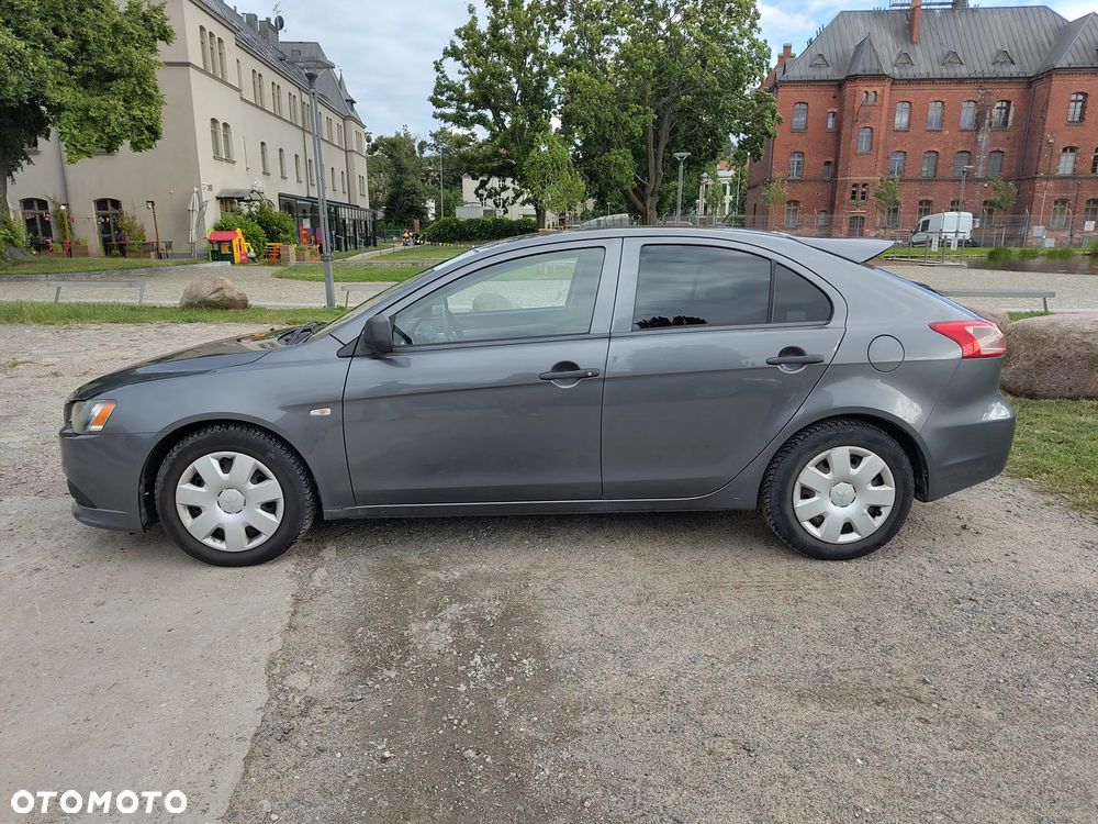Mitsubishi Lancer 1.6 Inform - 3