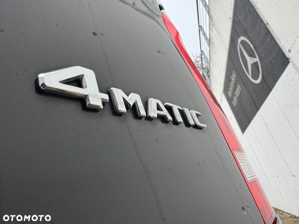 Mercedes-Benz Klasa V - 21