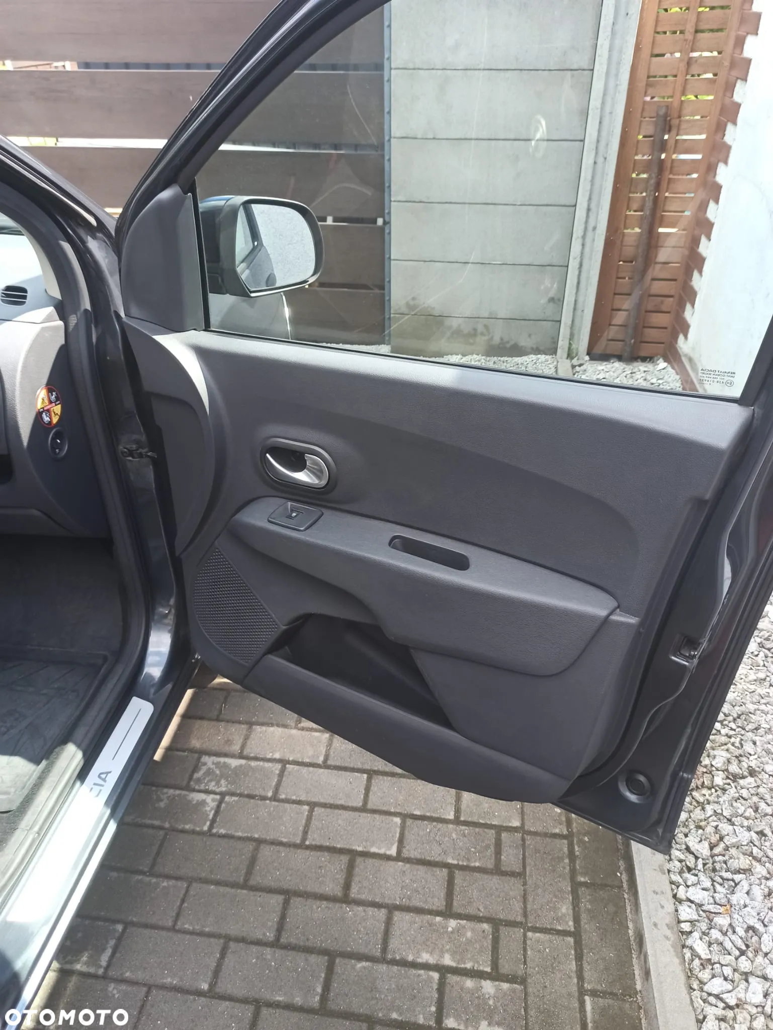 Dacia Lodgy 1.6 SCe Laureate S&S - 16