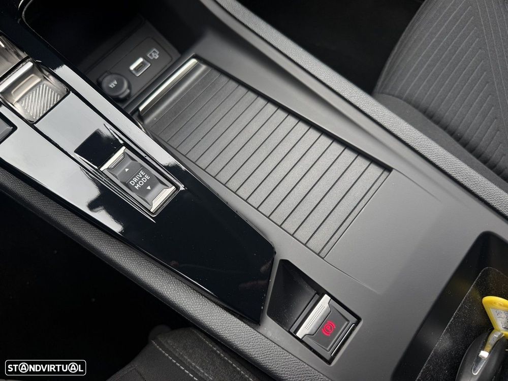 Peugeot 308 1.6 Hybrid Allure Pack e-EAT8 - 38