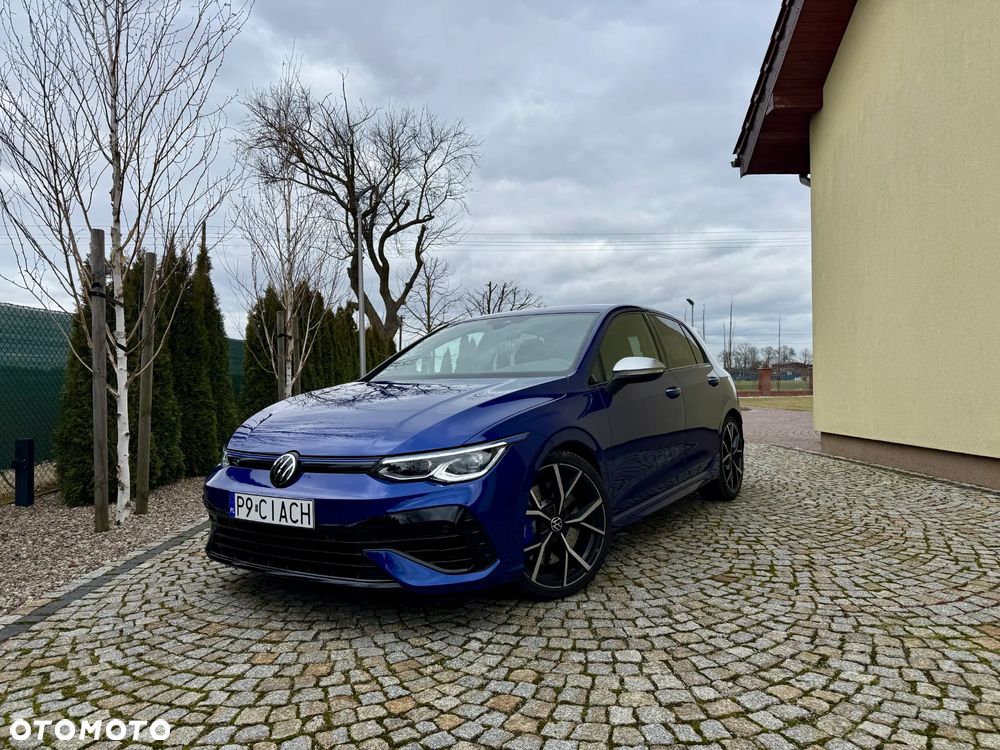 Volkswagen Golf - 1
