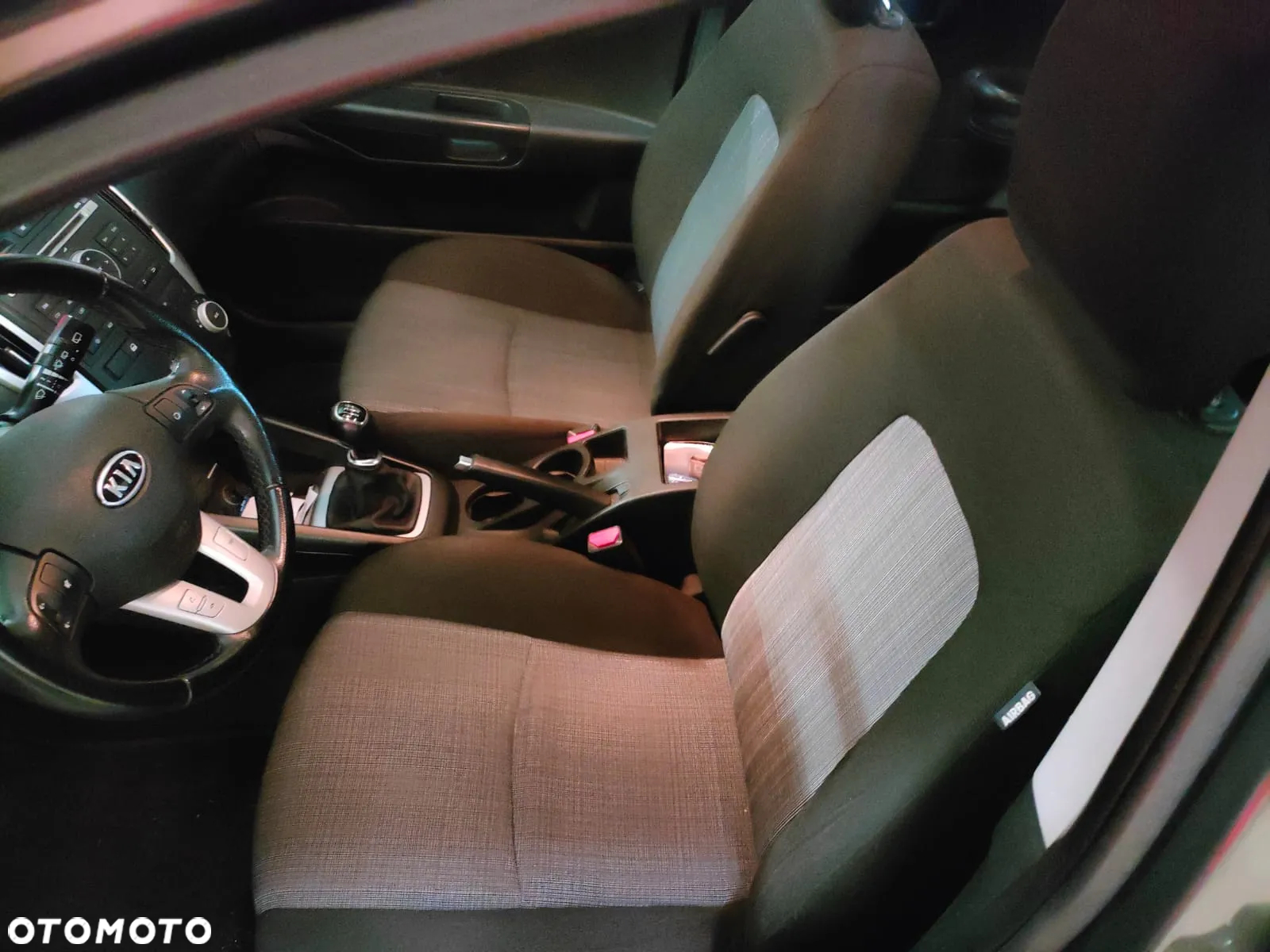 Kia Ceed - 11