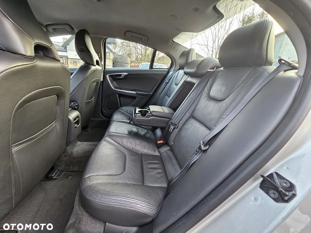 Volvo S60 DRIVe Momentum - 14