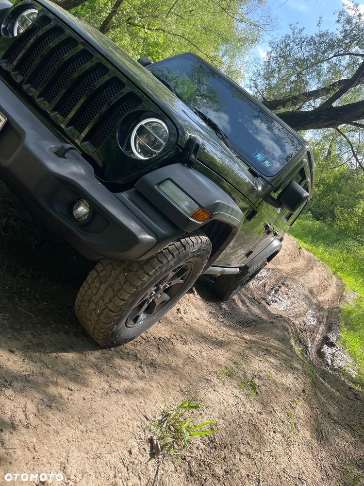 Jeep Wrangler - 2