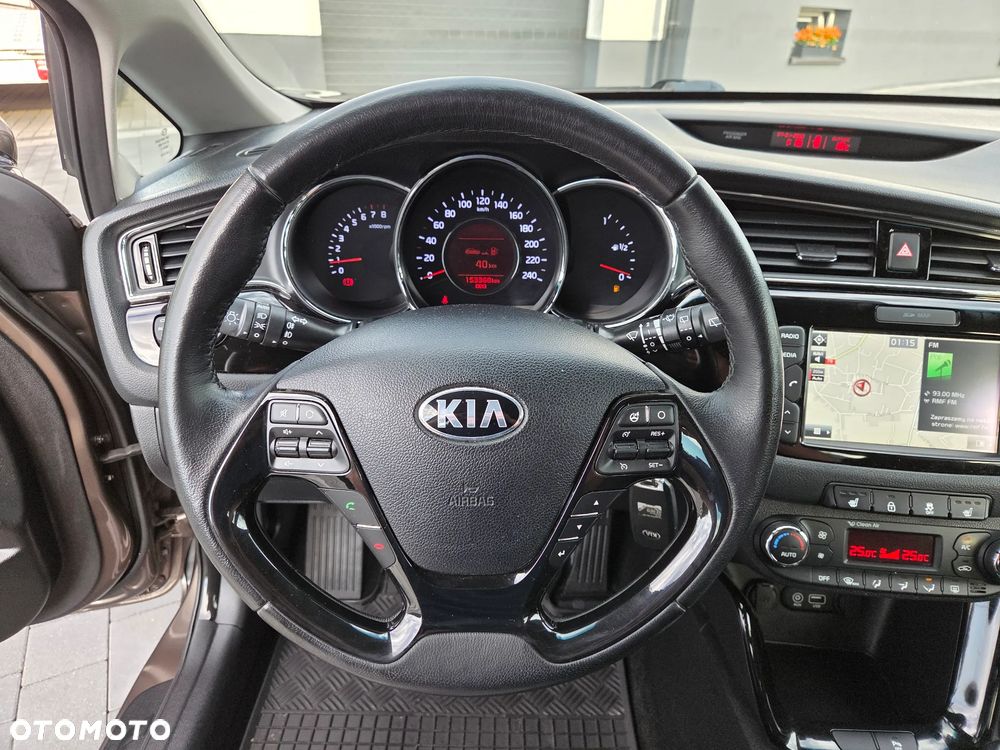 Kia Ceed 1.6 GDI ISG Platinum Edition - 12