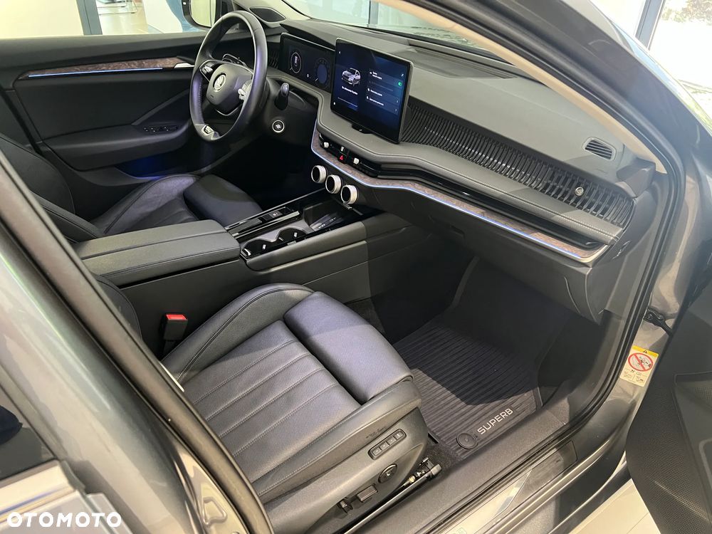 Skoda Superb 2.0 TDI SCR 4x4 L&K DSG - 11