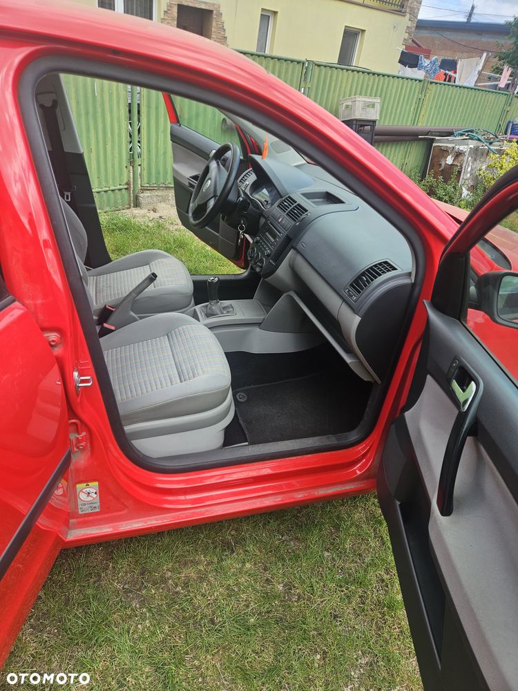 Volkswagen Polo - 4