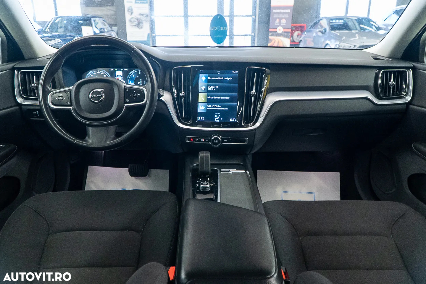 Volvo V60 B4 MHEV AT8 FWD Momentum - 28