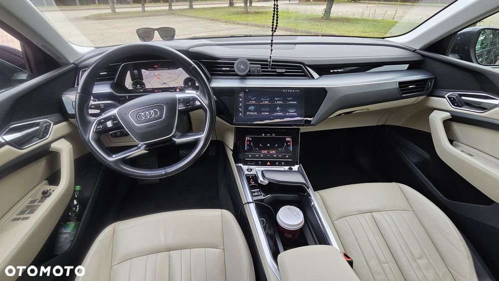Audi e-tron - 7