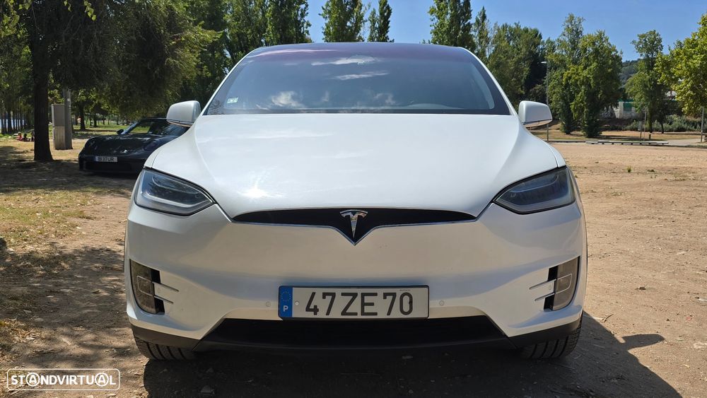 Tesla Model X - 20