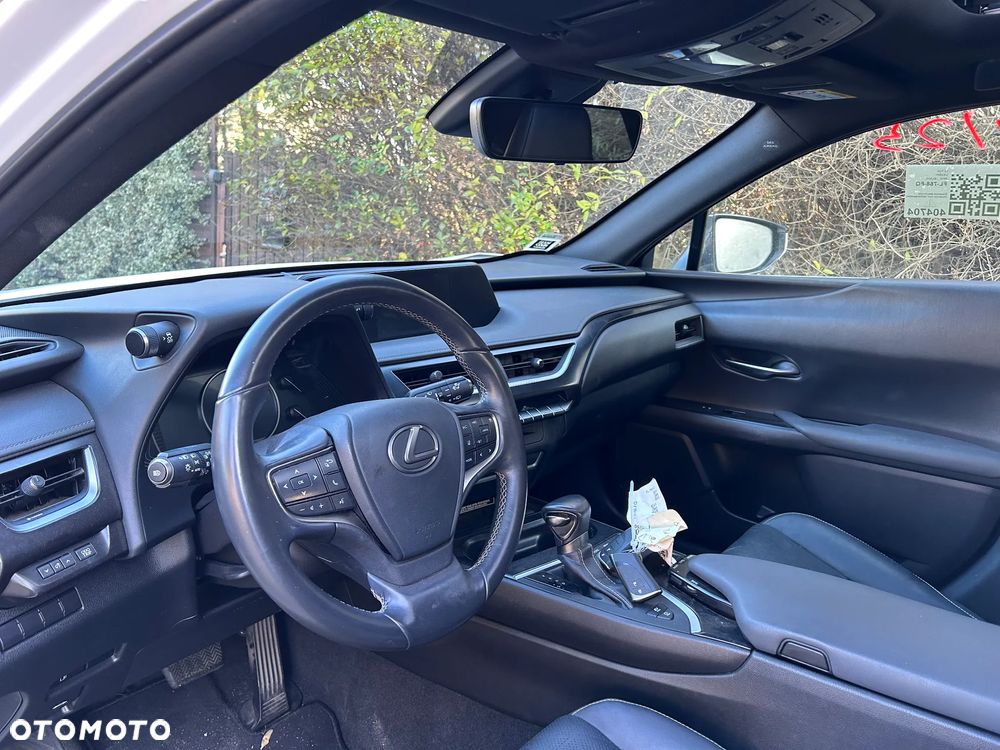 Lexus UX 200 Prestige 2WD - 8