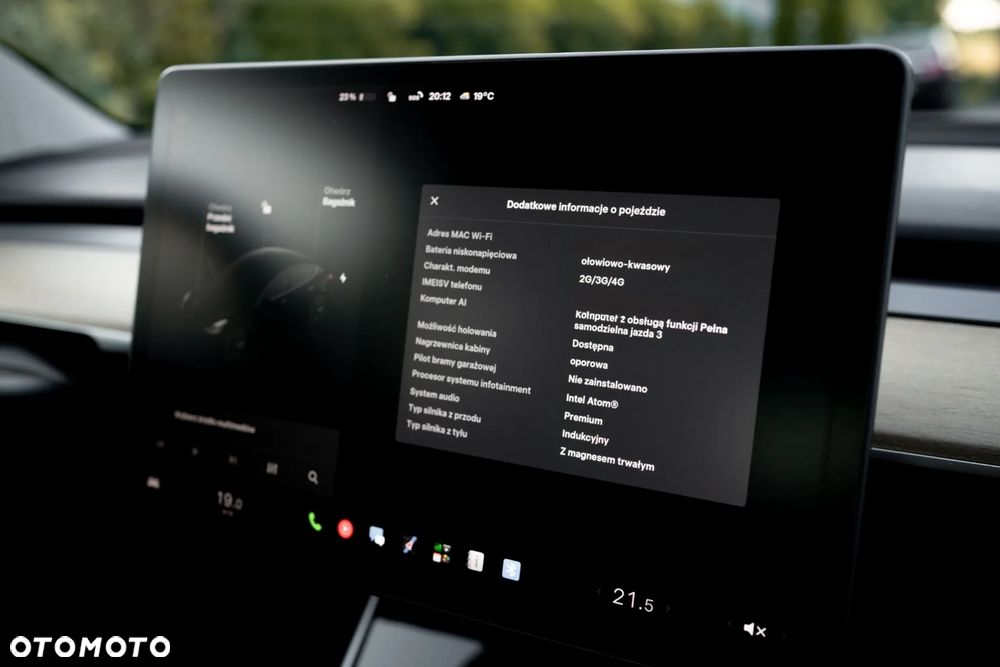 Tesla Model 3 - 25