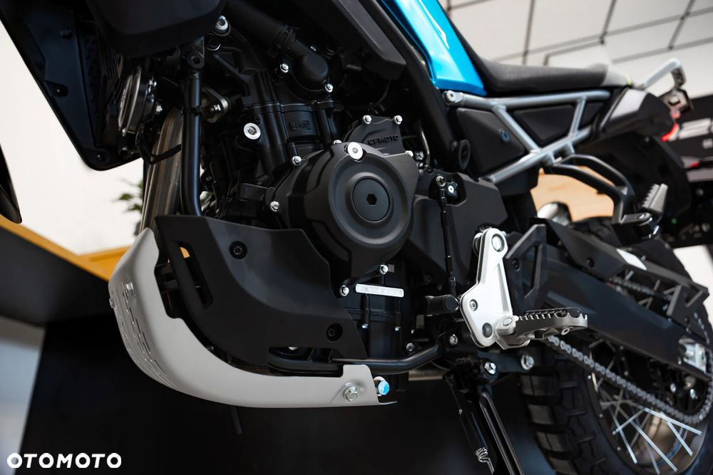 CFMoto MT - 14