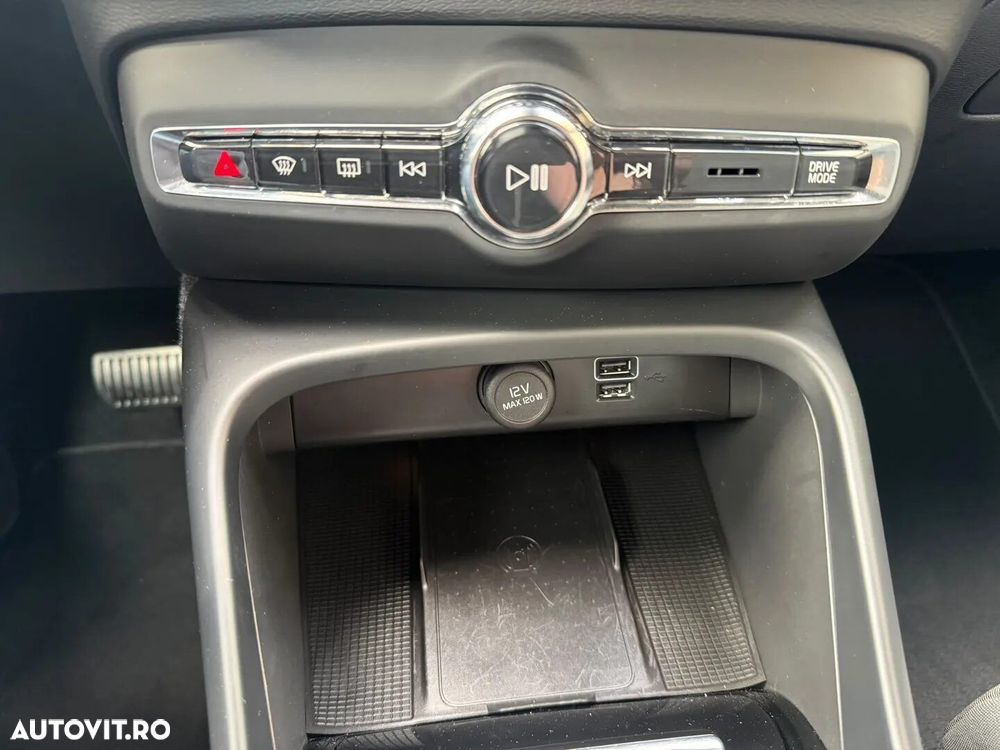VOLVO XC40 2022 — imagine 9