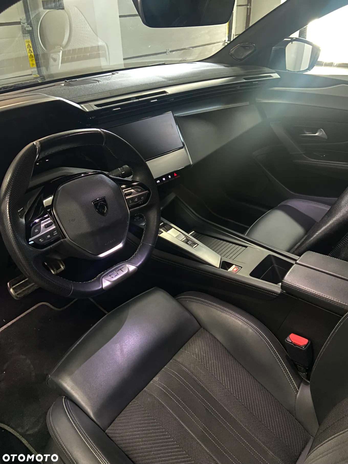 Peugeot 408 1.2 PureTech GT S&S EAT8 - 19