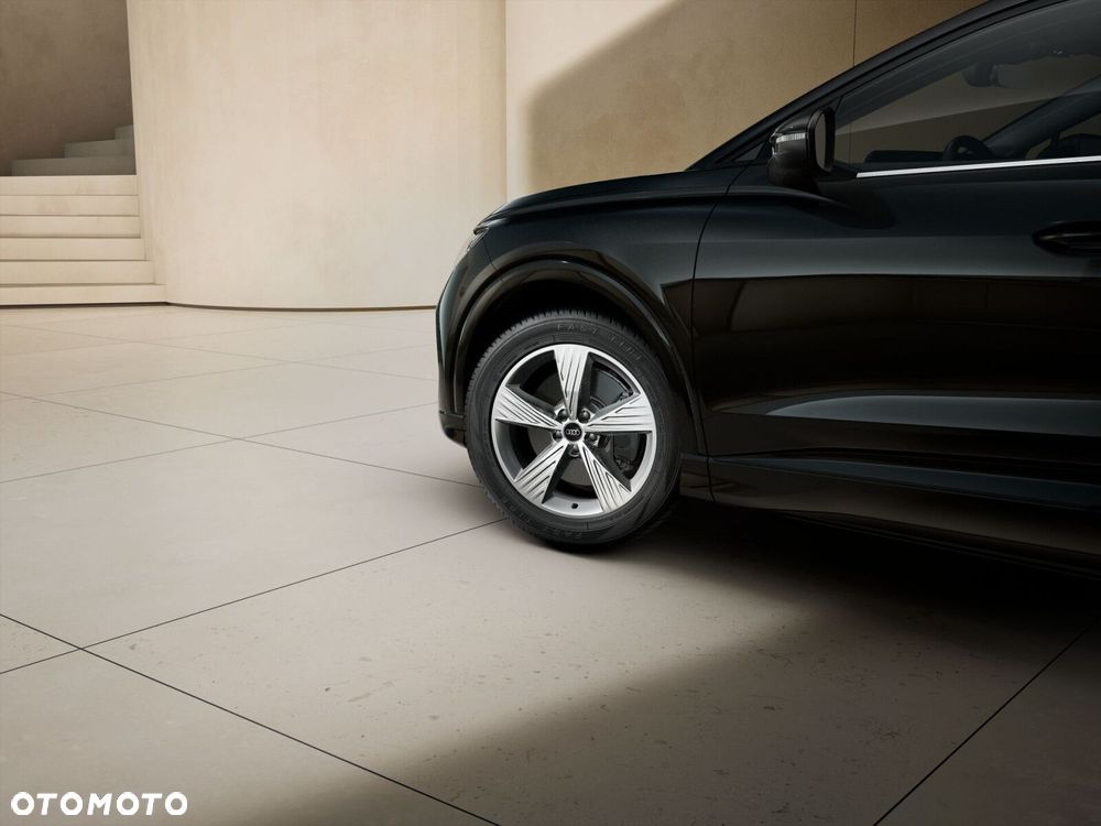 Audi Q4 e-tron - 7