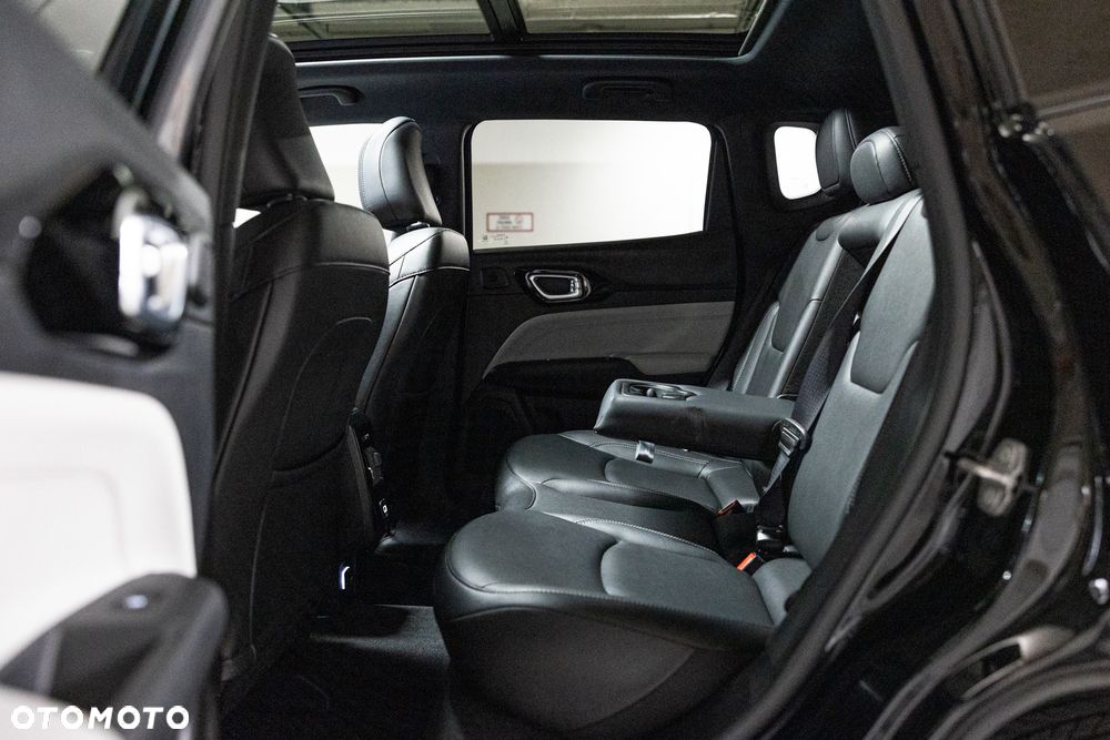 Jeep Compass - 18