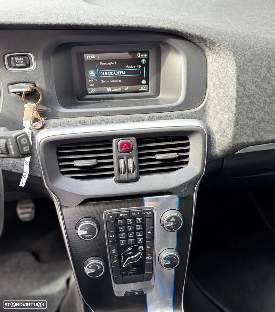 Volvo V40 D2 R Design - 11