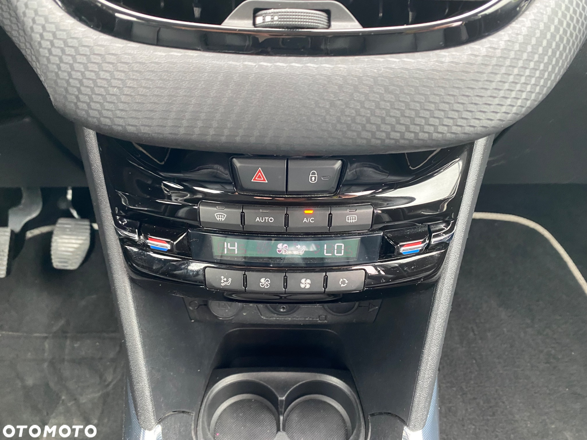 Peugeot 2008 1.6 e-HDi Allure S&S - 35