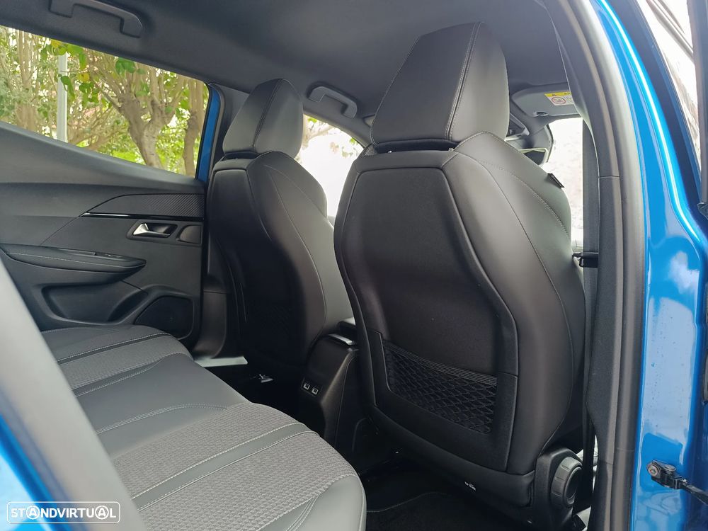 Peugeot 2008 PureTech 130 EAT8 GT - 25