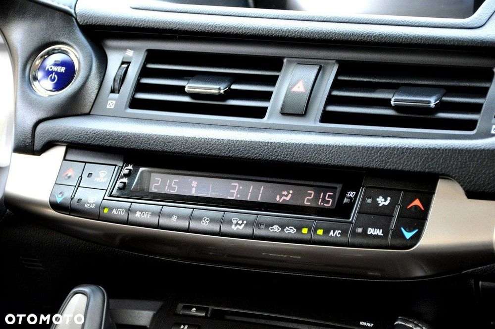 Lexus CT 200h Elegance EU6 - 31
