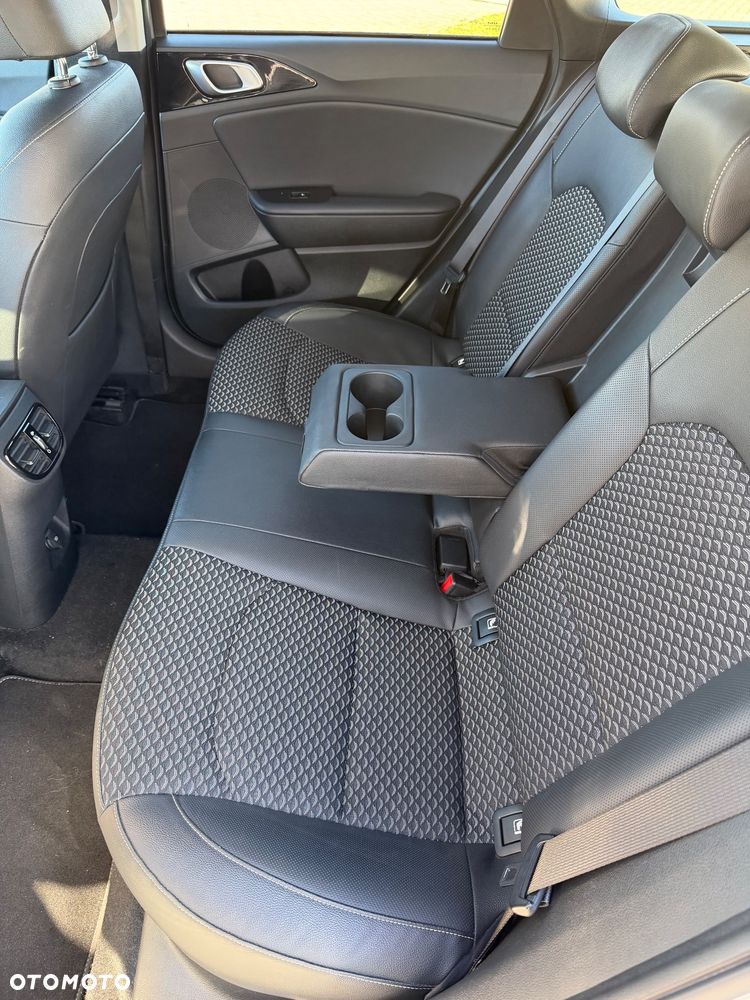 Kia Ceed 1.5 T-GDI Business Line - 19