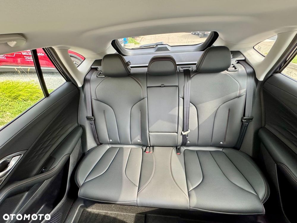 MG HS 1.5 T-GDI Exclusive DCT - 17