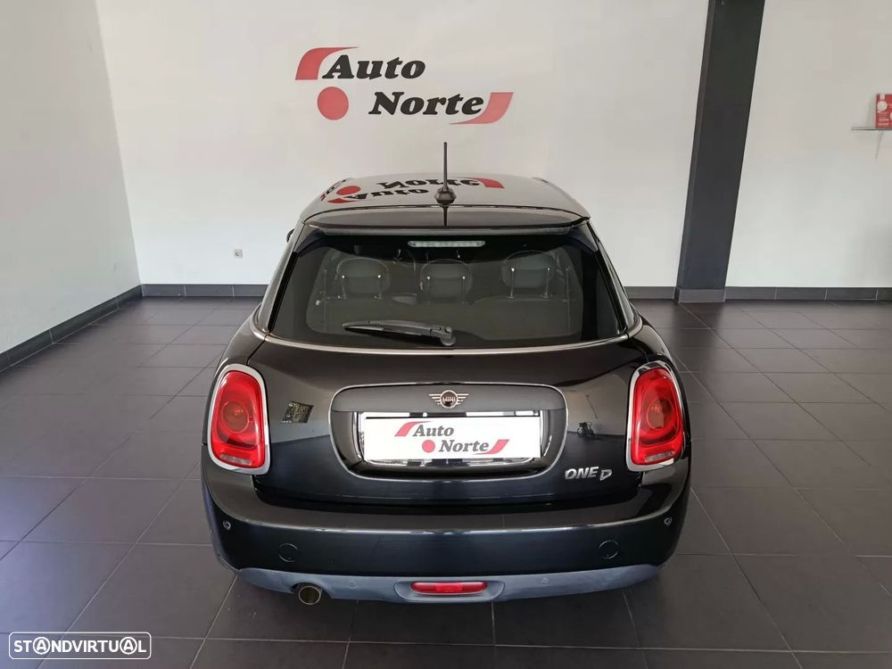 MINI 5 Portas Cooper D - 6