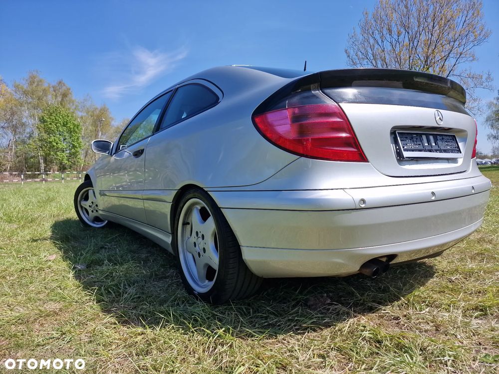Mercedes-Benz Klasa C 180 Kompressor Sportcoupe - 26
