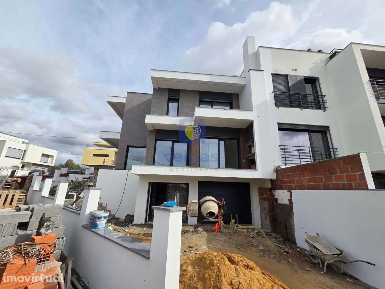 Moradia T4 C/ Piscina -  Bairro Primavera - Grande imagem: 4/60