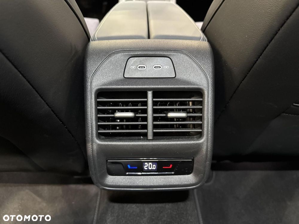 Volkswagen Passat - 28